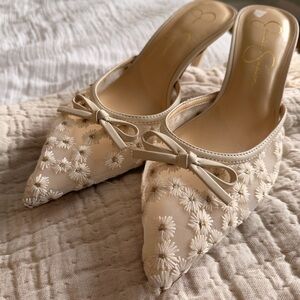 Jessica Simpson White Floral Pumps